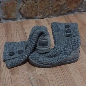 UGG Classic Cardy Tall Knit Boots With Bailey Buttons Size 5 Gray 🩶
